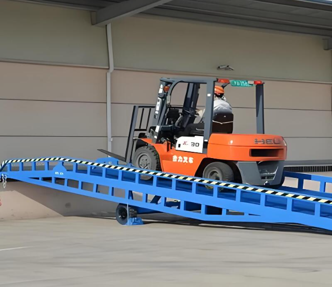 柯坪移动式卸货平台（叉车用）